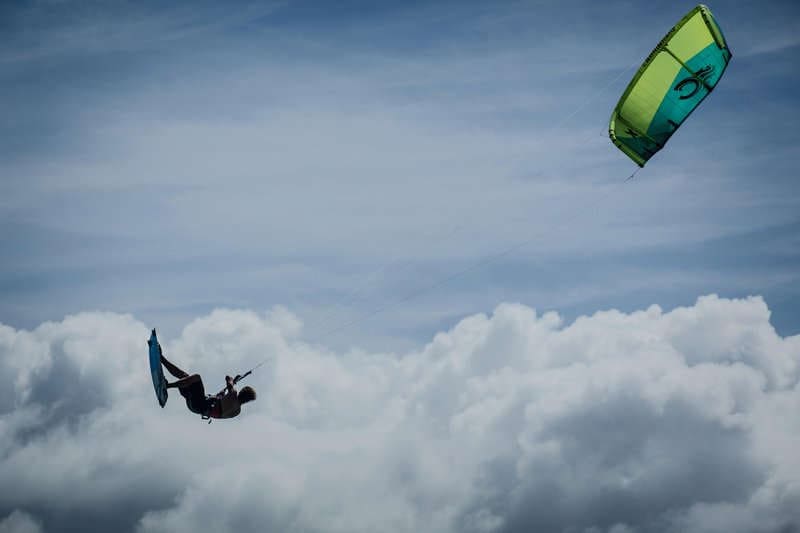 Nick sending it through the clouds © Timme Hoyng