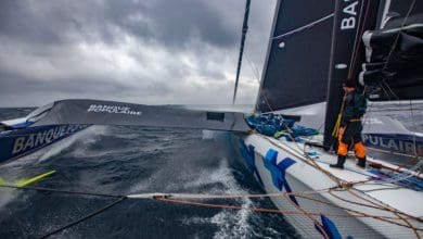 Armel Le Cléac’h capsizes