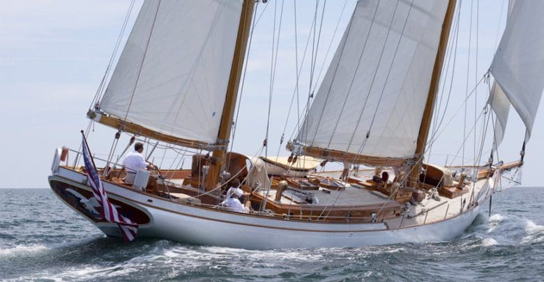 ketch Whitehawk