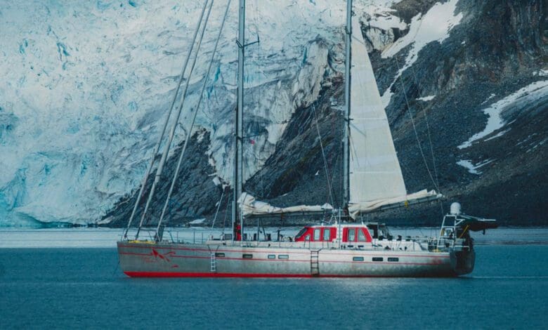 second Pelagic 77 Vinson of Antartica sailing in snowy weather