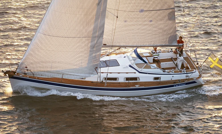 Best Bluewater Sailboats under 40 feet Hallberg-Rassy 372