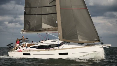 Maxus 35 sailing