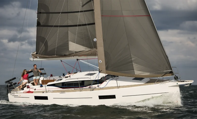 Maxus 35 sailing