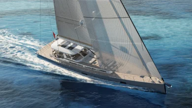 Mishi 102 sailing